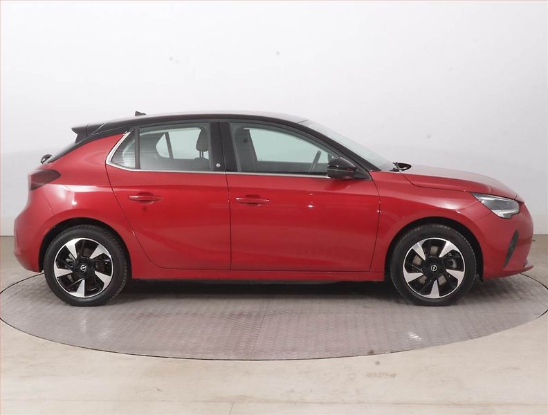 Opel Corsa (2021) 50 kWh, SoH 90%, Automat - fotka 6 z 18