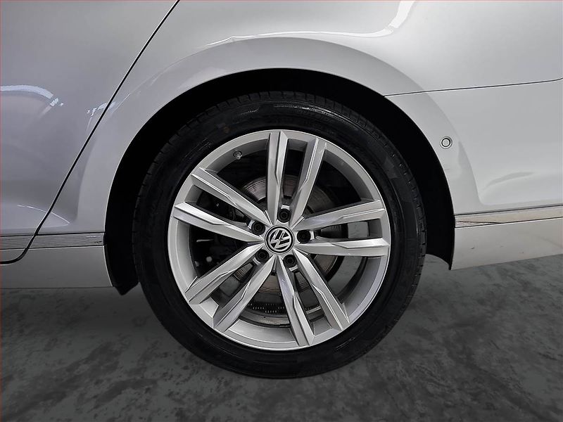 Volkswagen Passat (2015) Highline 2.0 TDI, Kůže, Navi - fotka 15 z 22