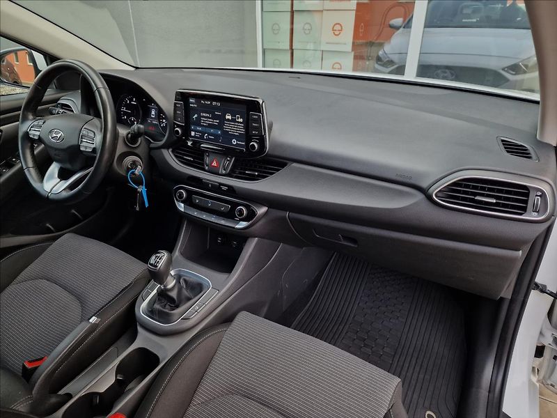 Hyundai i30 1.6 CRDi Comfort,ČR,1.Majitel - fotka 13 z 49