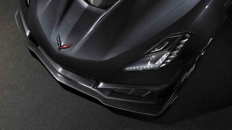 Chevrolet Corvette ZR1 při měření na brzdě.