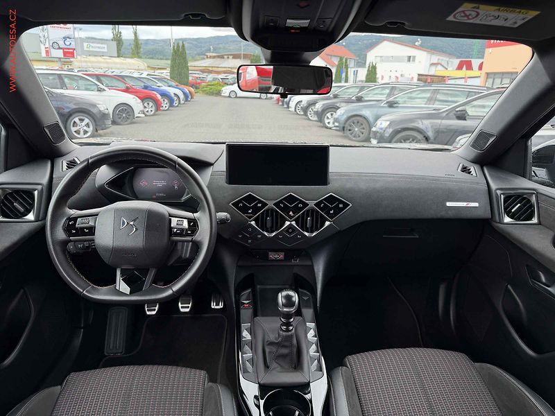 DS Automobiles DS3 Crossback (2023) 1.2 PT, 2.maj,ČR, AT - fotka 7 z 17