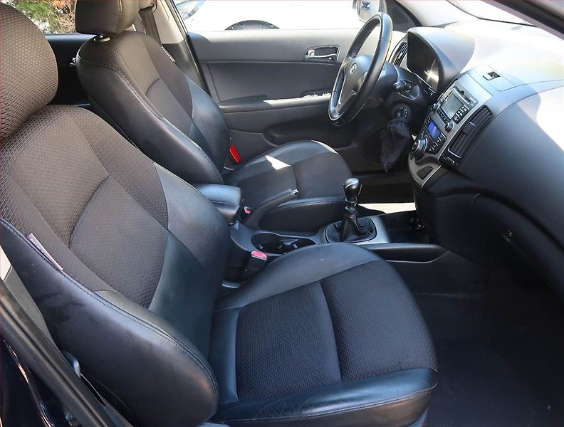 Hyundai i30 (2009) 1.6 CVVT, levný provoz - fotka 9 z 18