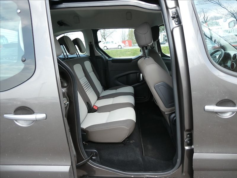Citroën Berlingo 1,6 HDi 73kW MULTISPACE, závěs - fotka 23 z 37