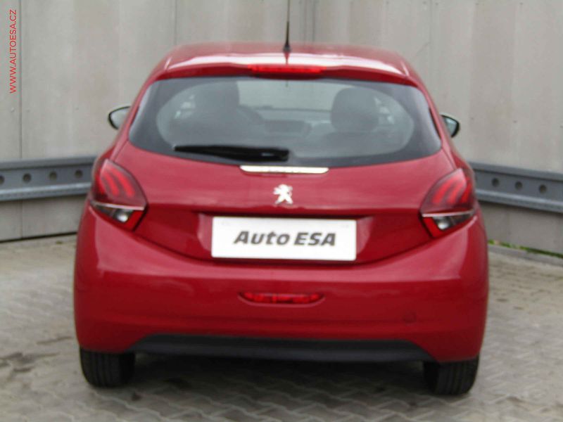 Peugeot 208 (2017) 1.2 PT, AC, tempo - fotka 5 z 15