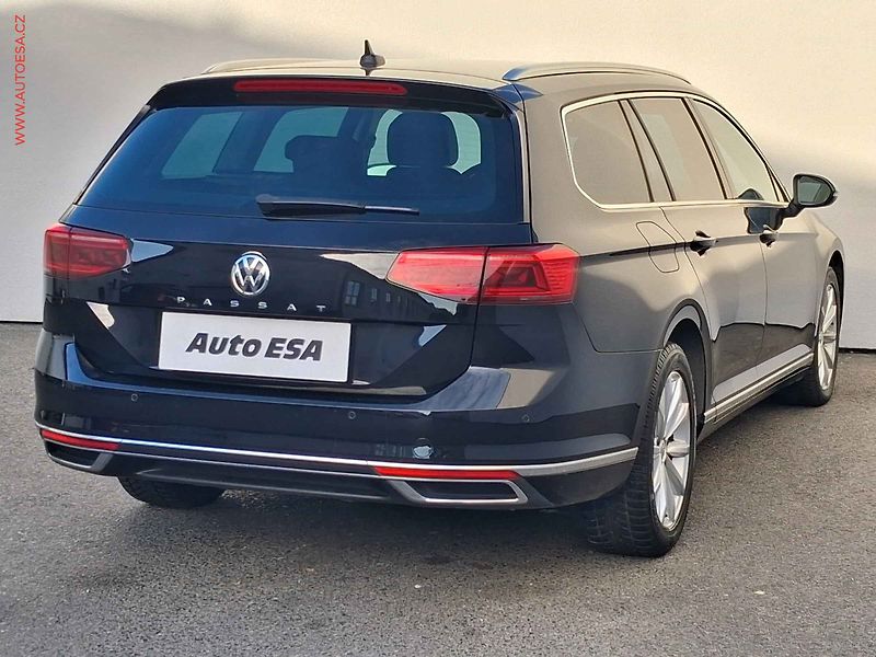 Volkswagen Passat (2020) 2.0 TDi, Elegance, DSG - fotka 4 z 18