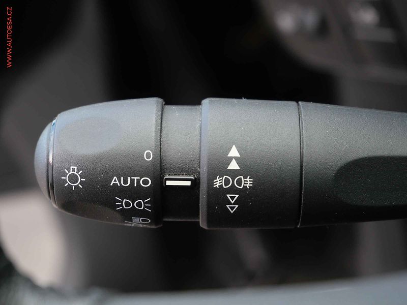 Citroën C3 (2019) 1.2PT, AT, klima - fotka 12 z 21