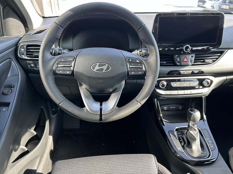 Hyundai i30 WG FL 1,5 T-GDI MT COMFORT 16 - fotka 10 z 28