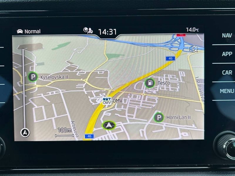 Škoda Karoq (2022) 1.5 TSI 7DSG Sportline - fotka 13 z 35