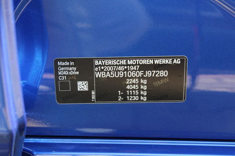 BMW Řada 3 M340i xDrive Sedan - fotka 23 z 23