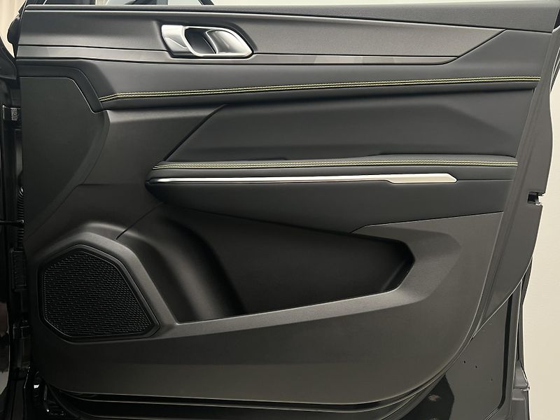 Lynk & Co 01 CORE PHEV AUT CZ 1.maj - fotka 48 z 48