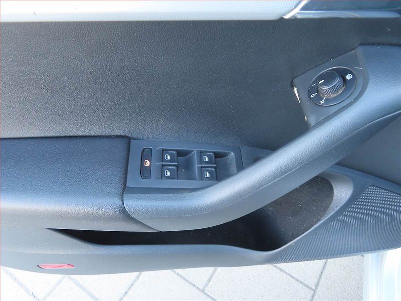 Škoda Octavia (2014) Ambition 2.0 TDI, Navi - fotka 15 z 17