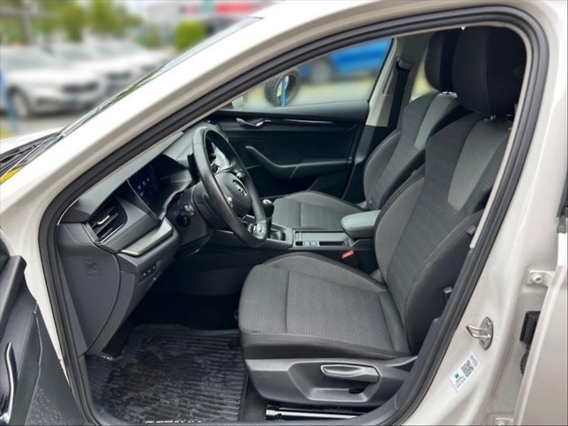 Škoda Octavia 2,0 TDI 85 Ambition - fotka 7 z 11