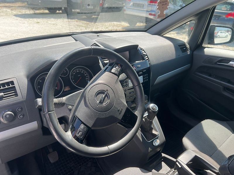 Opel Zafira 1.7 TDI - fotka 10 z 16