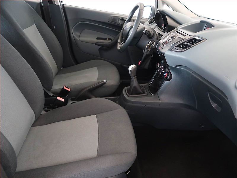 Ford Fiesta (2010) 1.25, rezervace - fotka 9 z 12