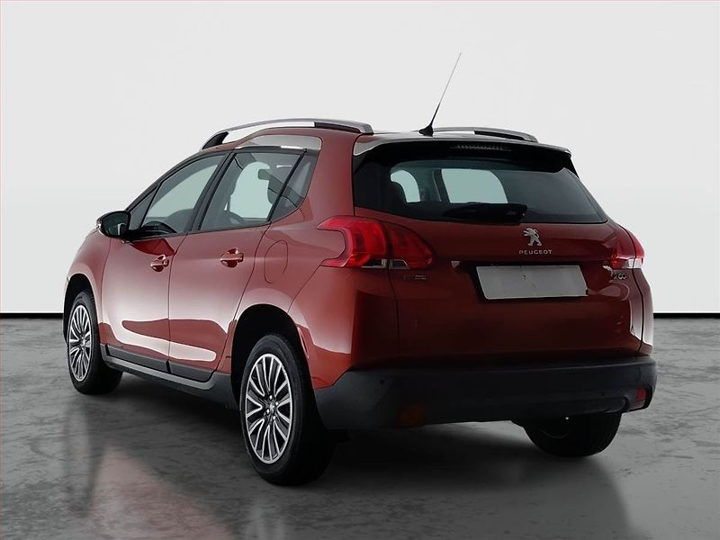 Peugeot 2008 (2016) Active 1.2 PureTech, ČR,1.maj - fotka 4 z 15