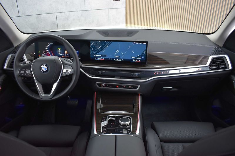 BMW X5 xDrive50e ZÁRUKA*AIR*TANŽÉ*ČR - fotka 8 z 47