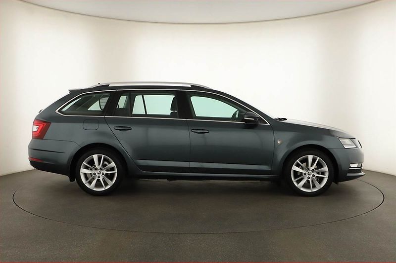 Škoda Octavia (2017) 1.6 TDI, Navi, Tempomat - fotka 6 z 14