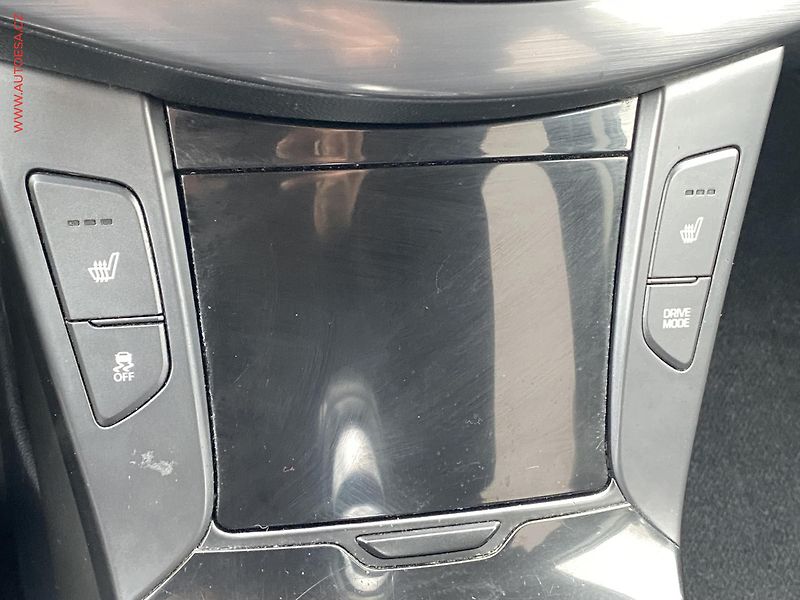 Hyundai i40 (2017) 1.7 CRDi, ČR, AC, park.čidla - fotka 18 z 19