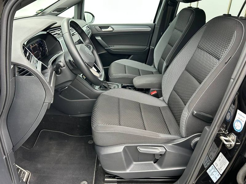 Volkswagen Touran (2023) 2.0 TDI 110kW DSG  Webasto LED - fotka 6 z 32