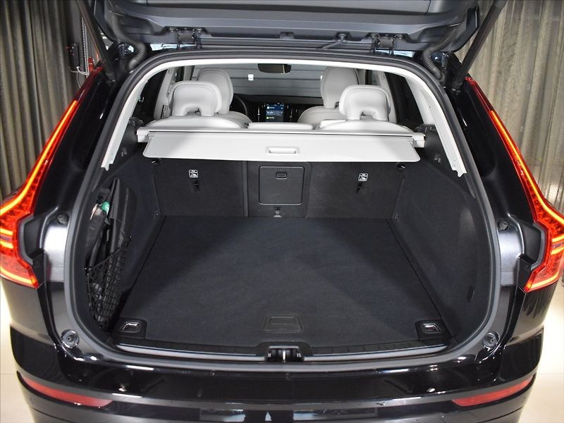 Volvo XC60 2,0 B5 AWD CORE BLIS,Bezklíč - fotka 11 z 25