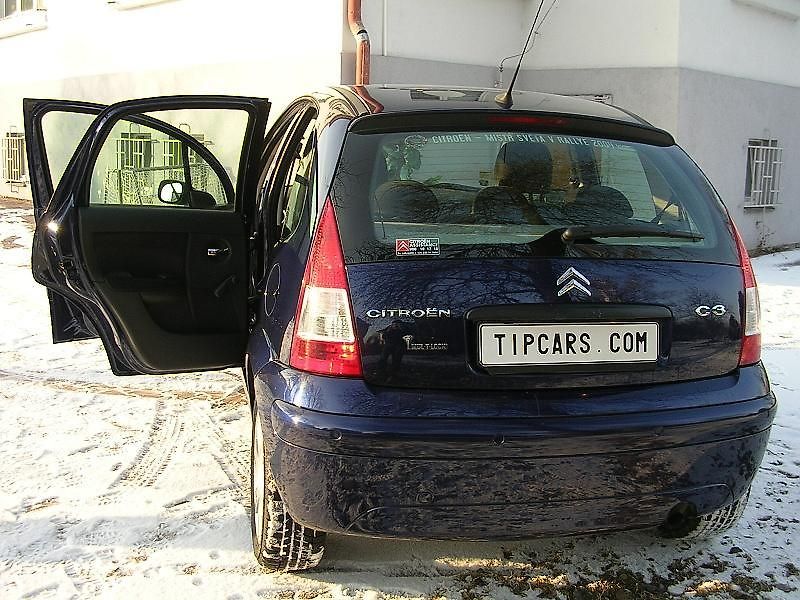 Motor ukrývající se za přední maskou má síly víc než dost.