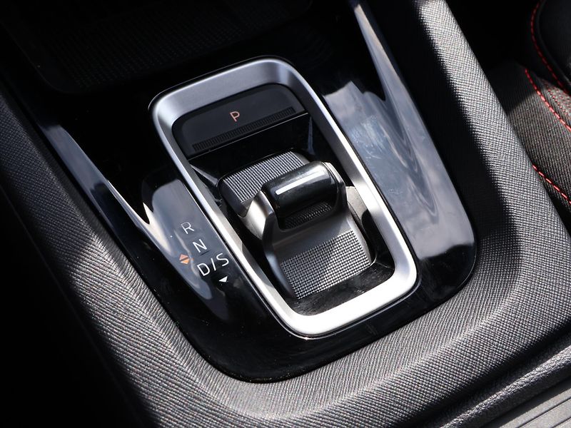 Škoda Octavia 2,0 TSI DSG RS DPH 1.maj CZ - fotka 23 z 31