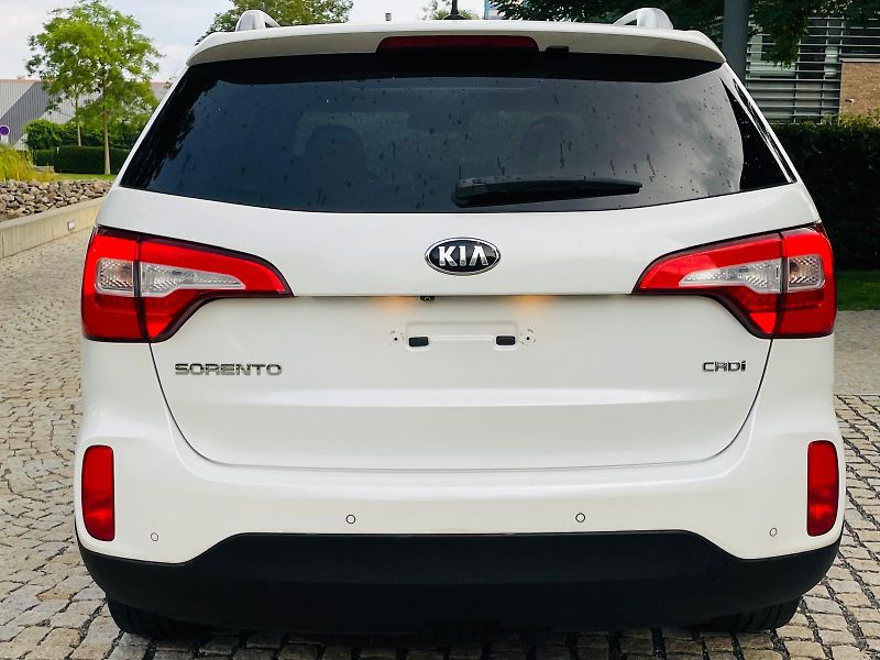 Kia Sorento 2.2D 4x4 MANUÁL KAMERA TAŽNÉ - fotka 15 z 48