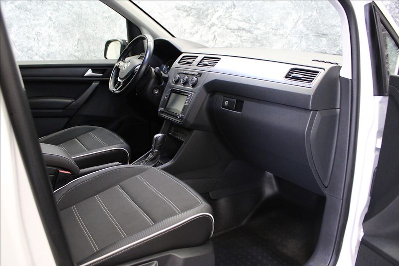 Volkswagen Caddy 1,4 TSI DSG Edition LED 1.maj. - fotka 12 z 34