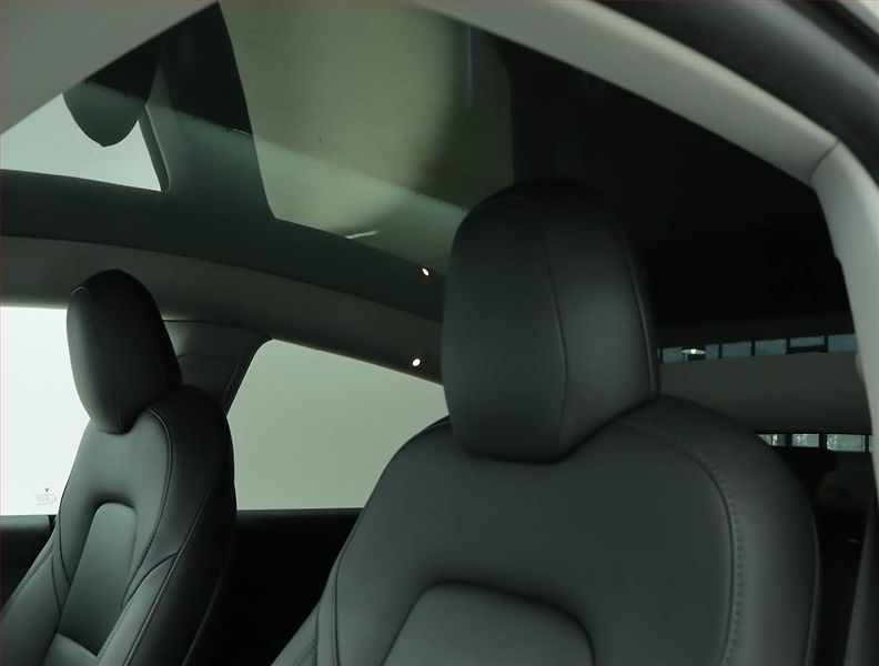 Tesla Model Y (2021) Long Range AWD 79kWh, SoH 92% - fotka 19 z 21