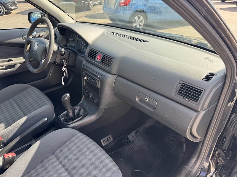Škoda Octavia (2009) 1.9 TDI 74kW - fotka 27 z 33