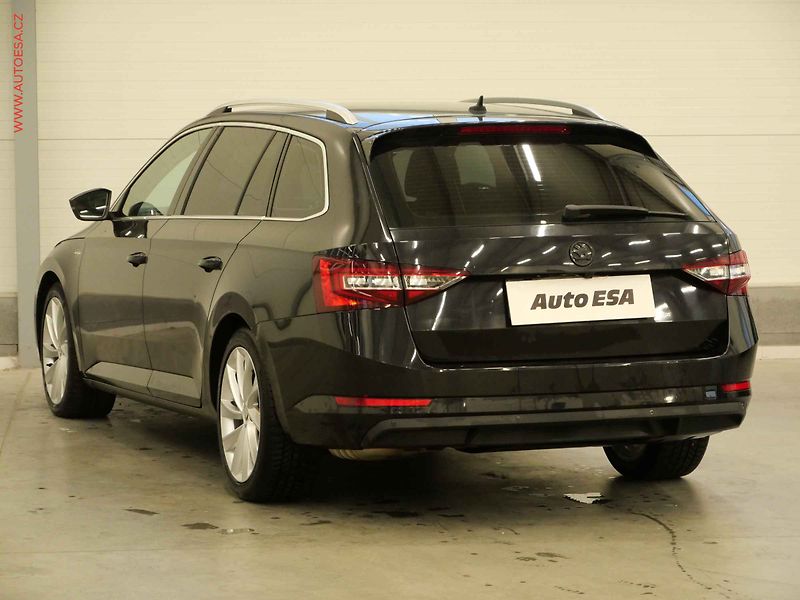 Škoda Superb (2016) 2.0 TDi, ČR, L&K, DSG, navi - fotka 6 z 25