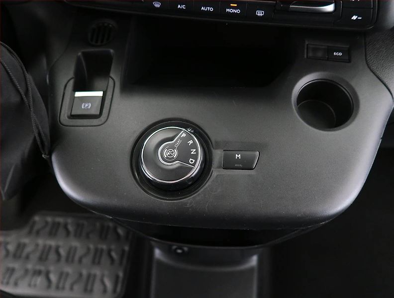 Citroën Berlingo (2020) Feel 1.2 PureTech, 7Míst, 1Maj - fotka 13 z 25