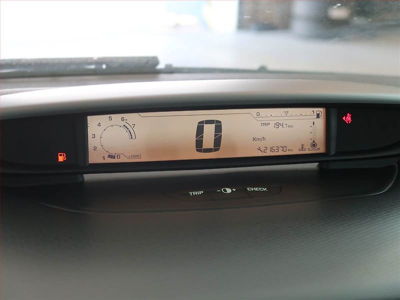 Citroën C4 (2010) 1.4 16V, po STK, levný provoz - fotka 11 z 15