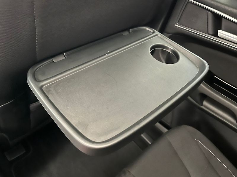 Ford S-MAX 2.0 EB Titanium LED manuál - fotka 29 z 65