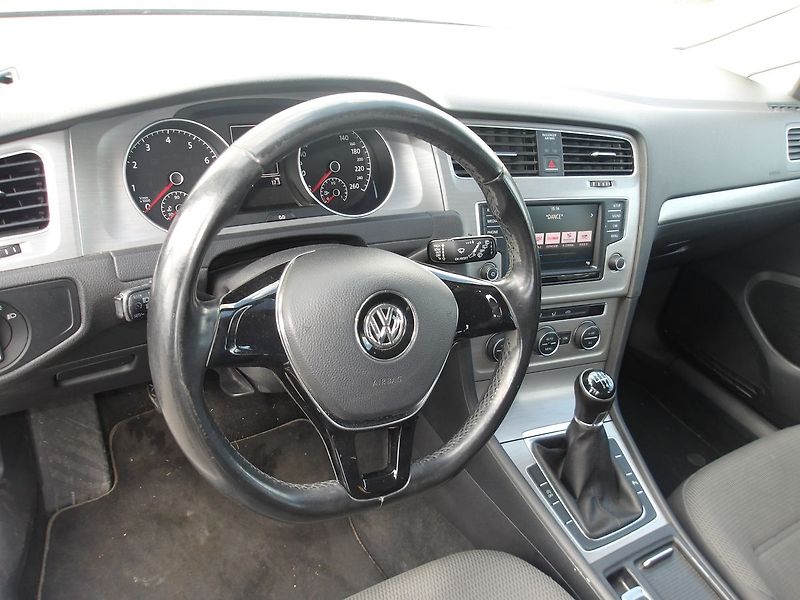 Volkswagen Golf 1,4TSi 92kW ČR ! 2.MAJ.! - fotka 16 z 27