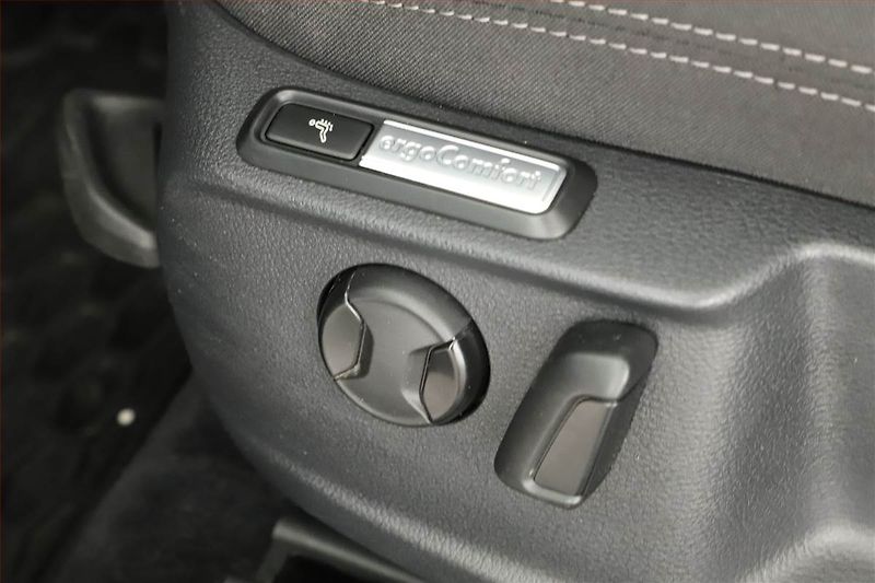 Volkswagen Passat (2016) 2.0 TDI, Automat, Navi - fotka 14 z 17