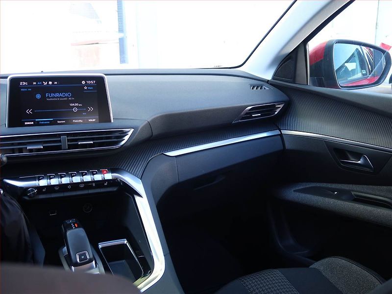Peugeot 3008 (2018) 1.5 BlueHDi, Automat - fotka 8 z 19