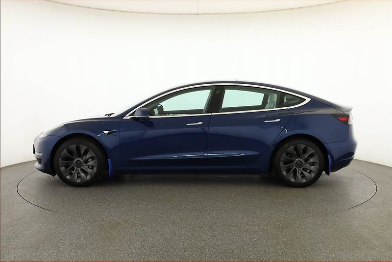 Tesla Model 3 (2019) Long Range 4WD 78kWh, SoH 85% - fotka 3 z 23