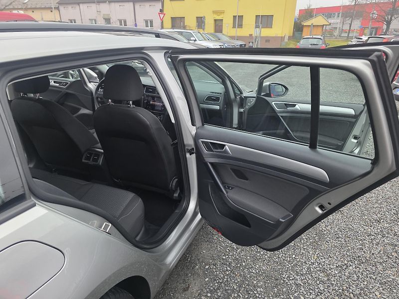 Volkswagen Golf Variant 1.6 TDI  - fotka 8 z 15