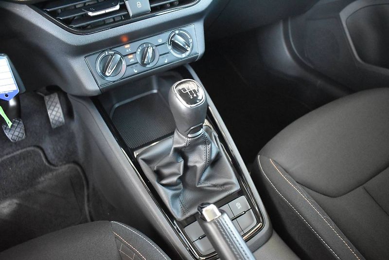Škoda Kamiq (2022) 1.0TSI 81kW záruka - fotka 21 z 23