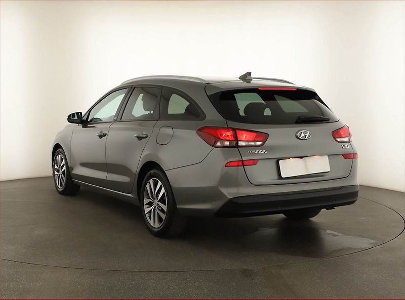 Hyundai i30 (2019) Smart 1.0 T-GDI, Serv.kniha - fotka 4 z 14
