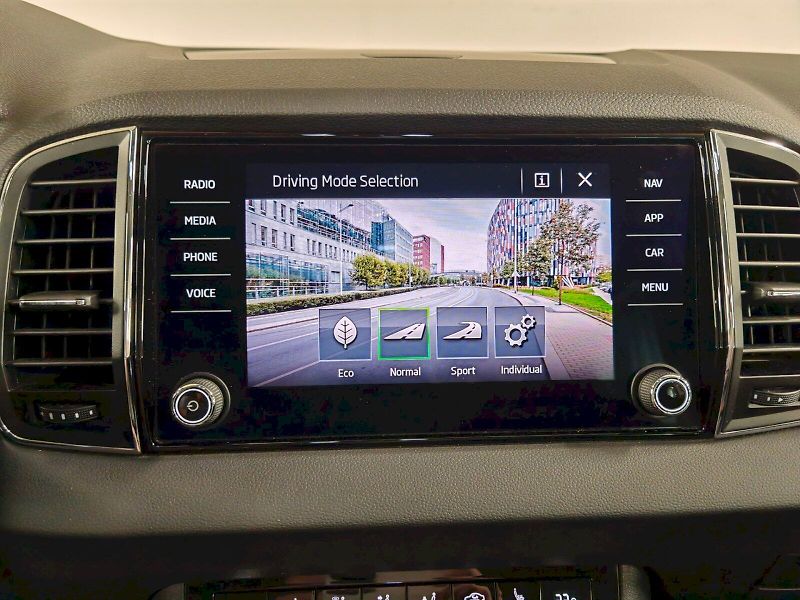 Škoda Karoq (2020) 1.5 TSI 110kW Style - fotka 11 z 29