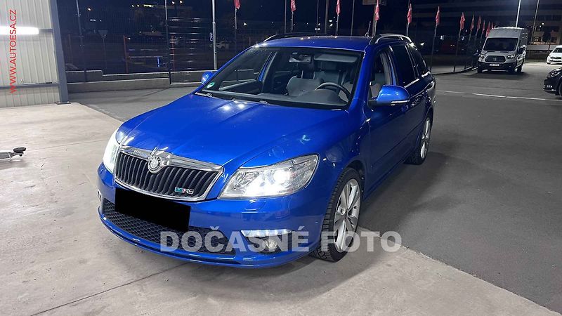 Škoda Octavia (2011) 2.0 TDi, RS, navi, xenon - fotka 1 z 3