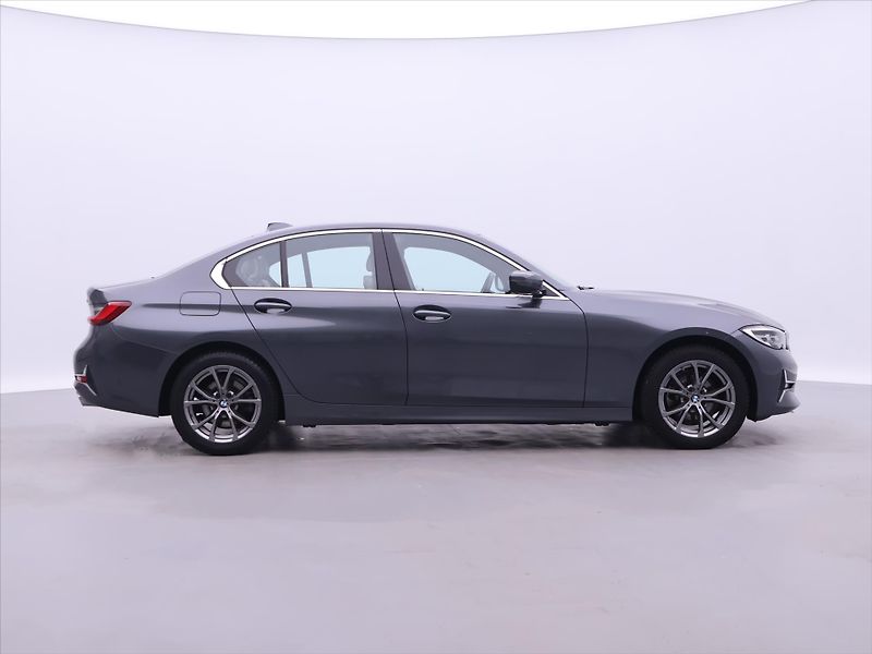 BMW Řada 3 2,0 320d 140kW XDrive Aut. DPH - fotka 8 z 31