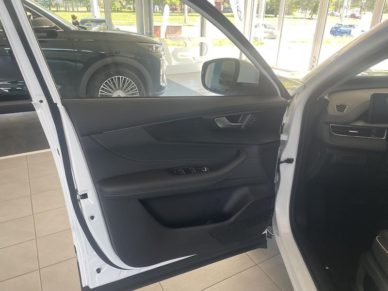 Chery Tiggo 4 HEV (2026) 1,5 HEV Unique - fotka 9 z 49