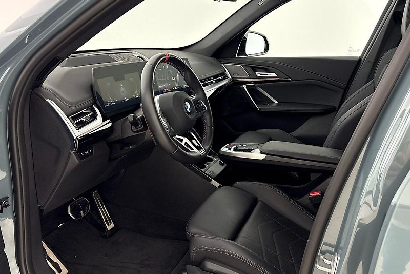 BMW X1 M35i xDrive - fotka 12 z 25