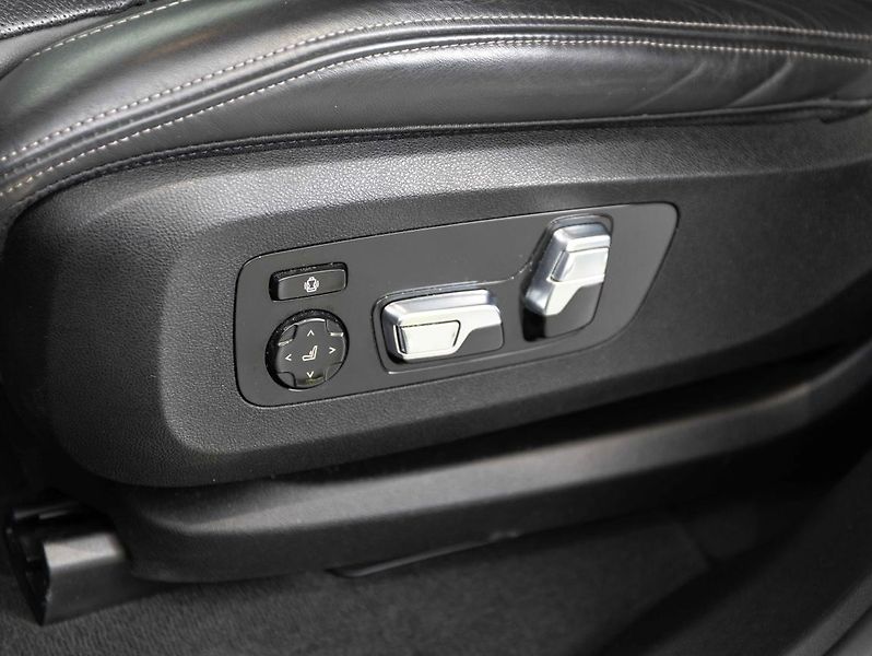 BMW X5 xDrive40i - fotka 20 z 23