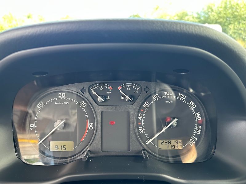 Škoda Octavia (2010) 1.9TDi SERVISKA,BEZ KOROZE - fotka 10 z 15