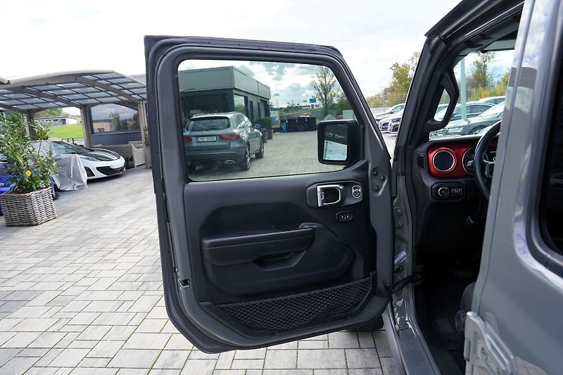 Jeep Wrangler 3.6i V6/Rubicon/4x4/AT - fotka 17 z 53