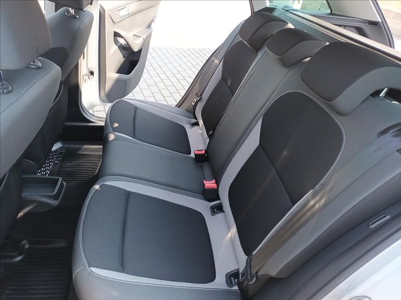 Škoda Fabia 1,2 TSI,66KW,DIGIKLIMA,TEMPOMA - fotka 17 z 36